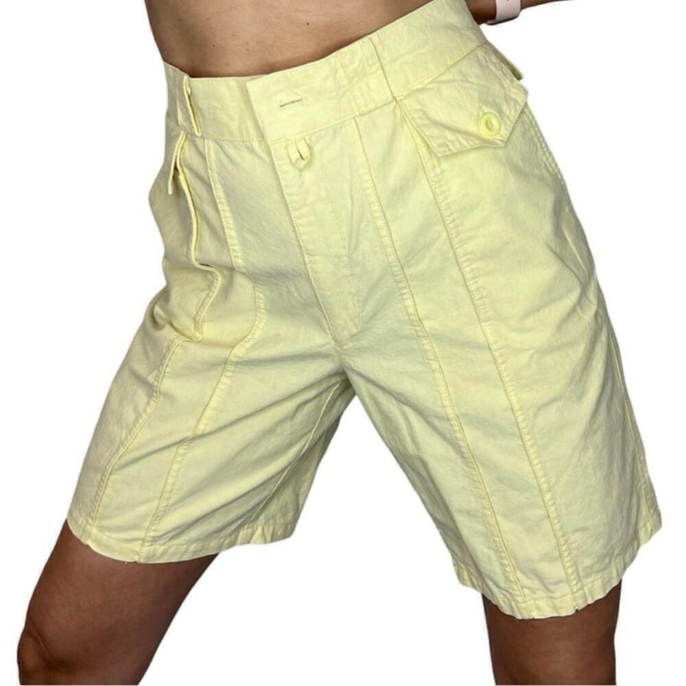 Vintage butter yellow cotton high rise mid thigh long knee Bermuda shorts 32